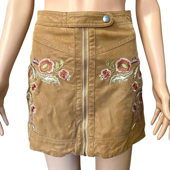 Free People Alanis Embroidered Floral Moto Mini Pencil Skirt Zip Brown Size 0 - Picture 2 of 10